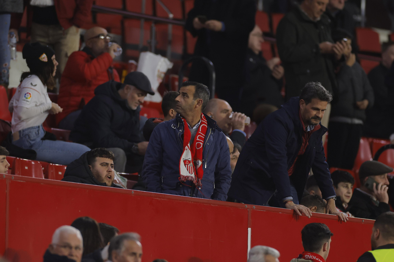 Búscate en las fotos del SEVILLA FC-PSV EINDHOVEN