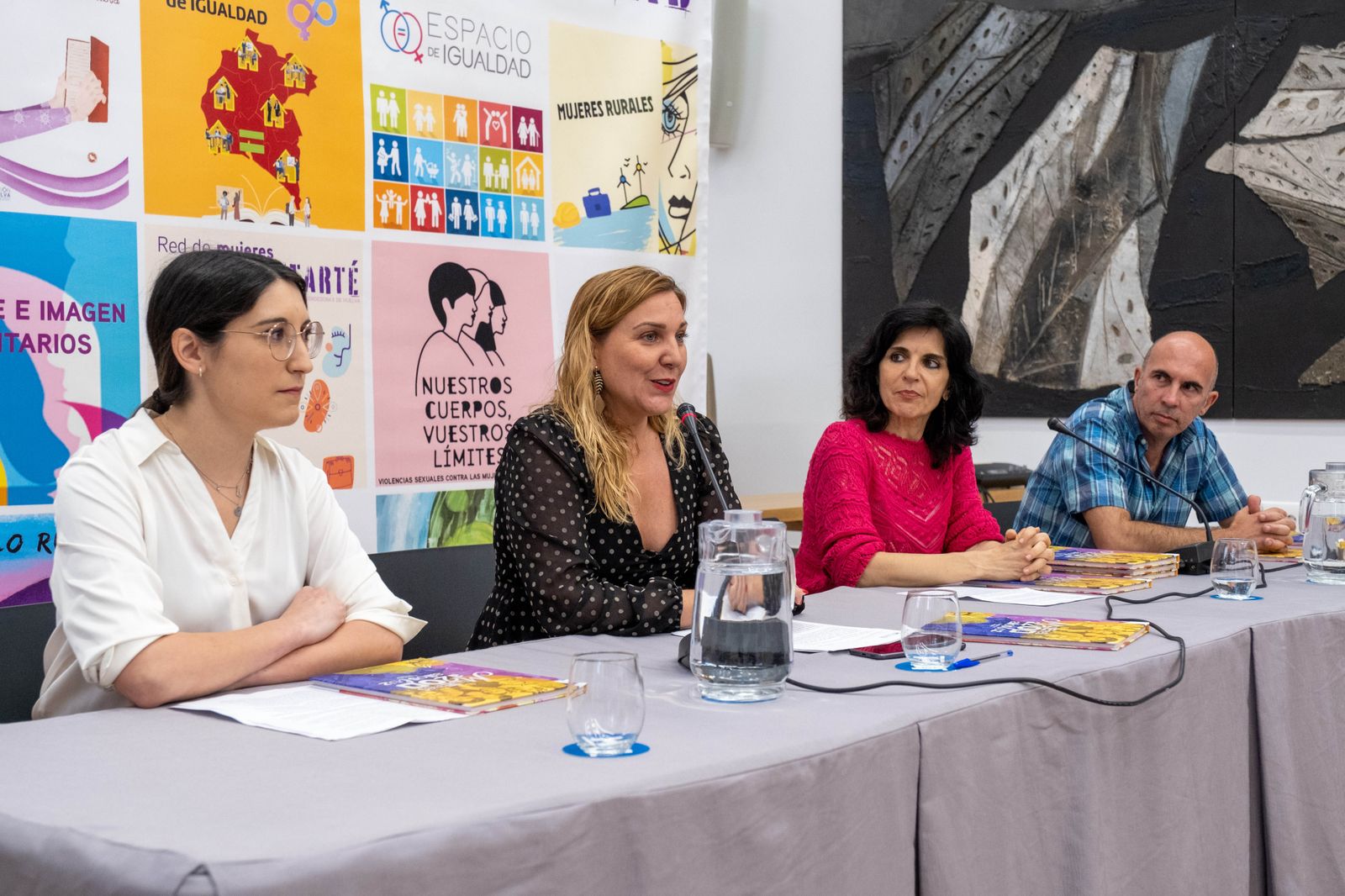 Presentación del libro ‘Mujeres a 200 años Luz’.