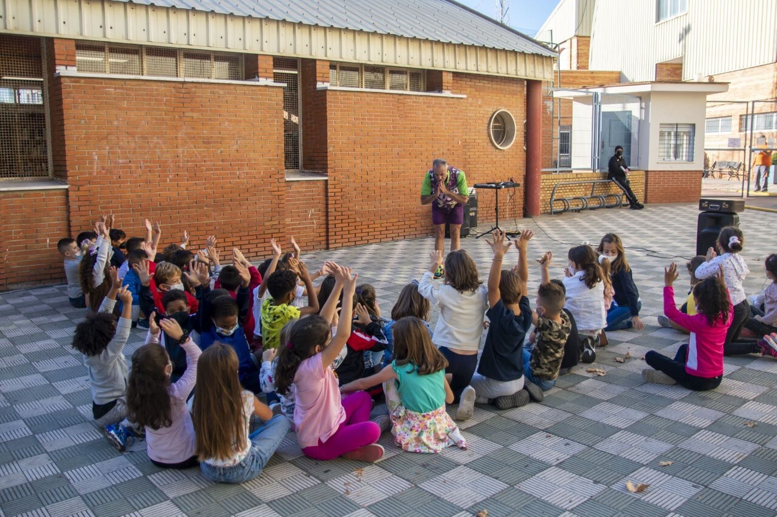Una de las actividades de la biblioteca, junto al Andrés Estrada.