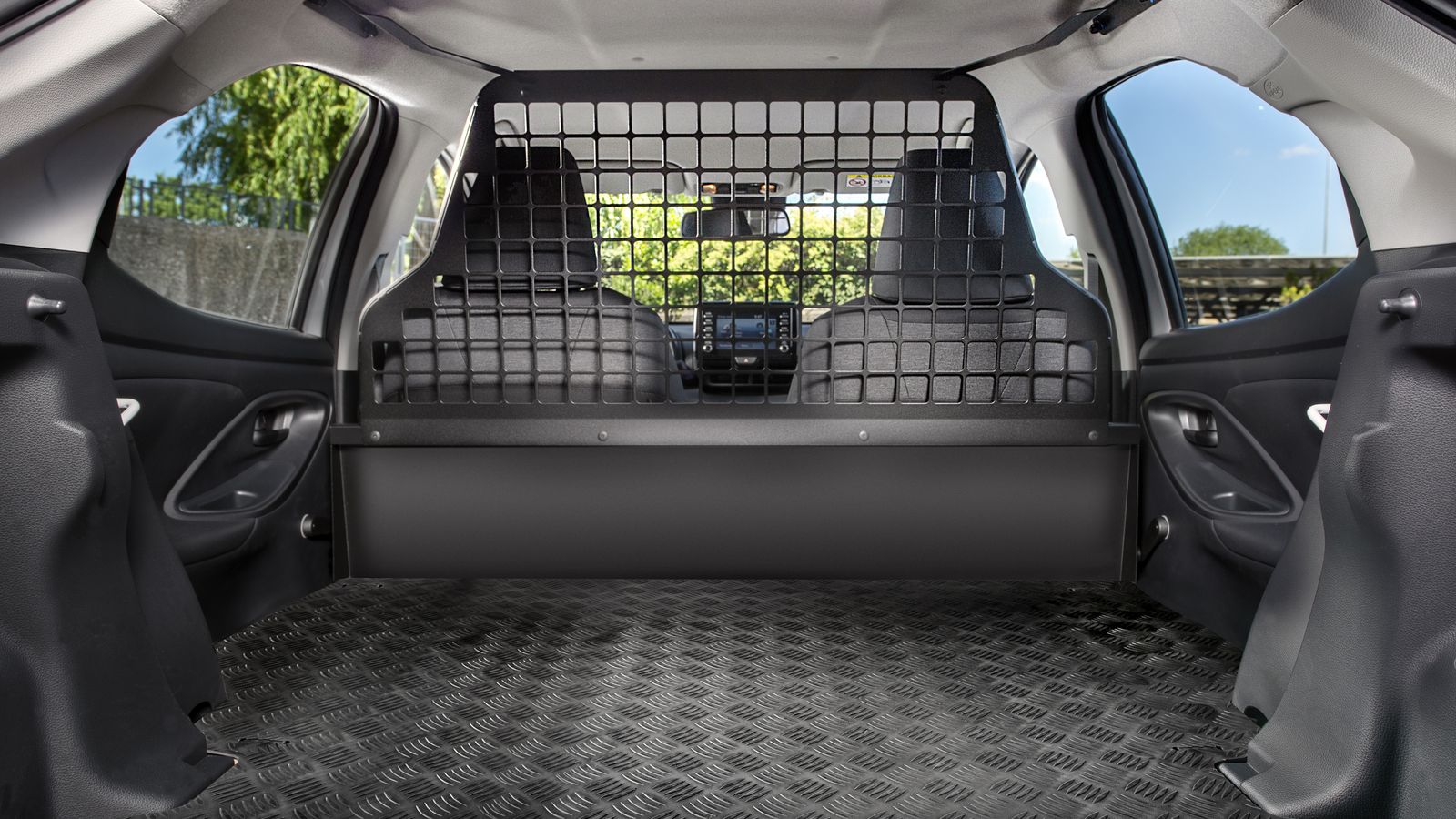 Sin las plazas traseras, el maletero crece con esta transformación hasta ofrecer casi un metro cúbico.