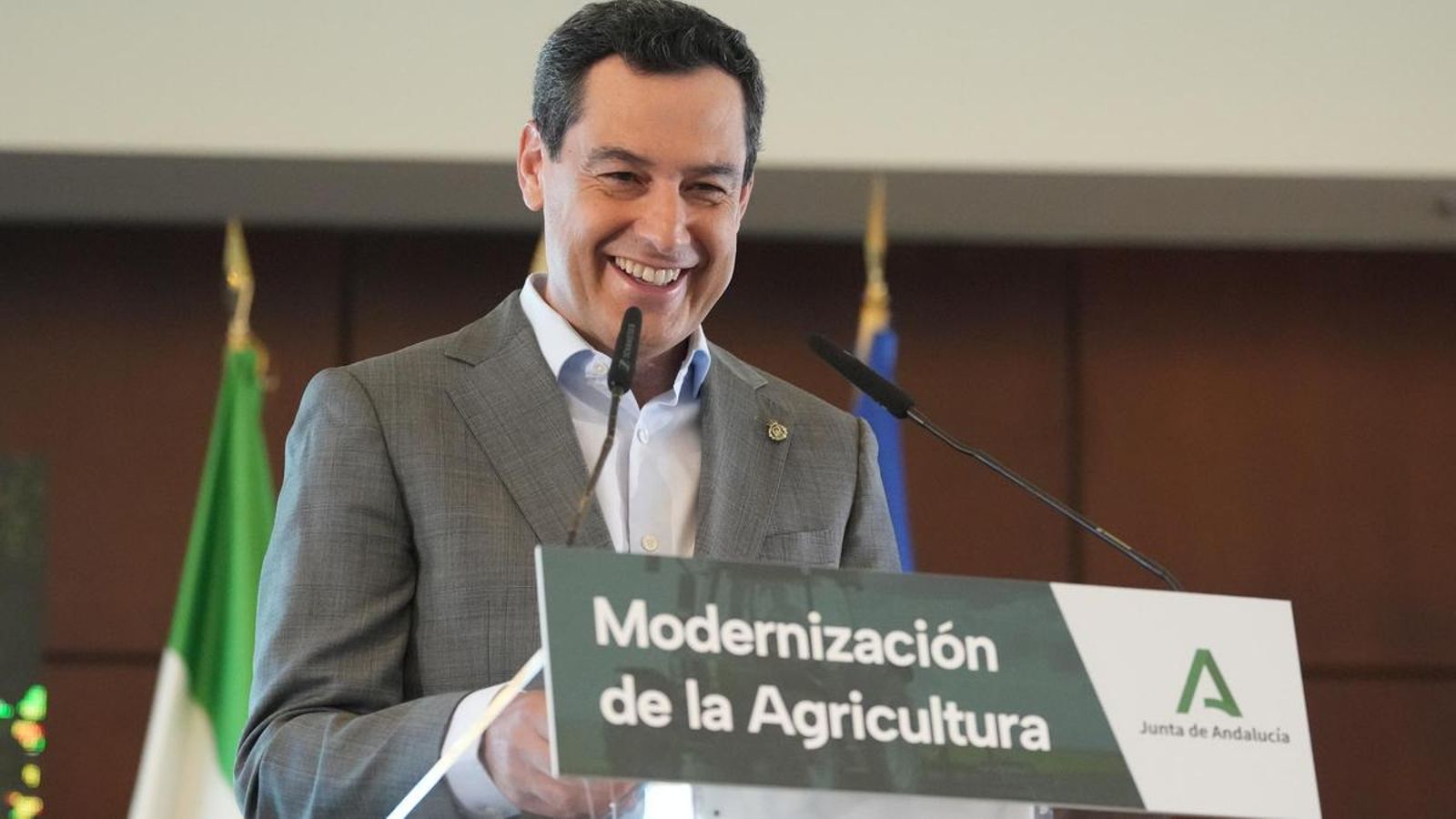 Juanma Moreno durante su intervención en la entrega de resoluciones de ayudas a agricultores de Jaén.