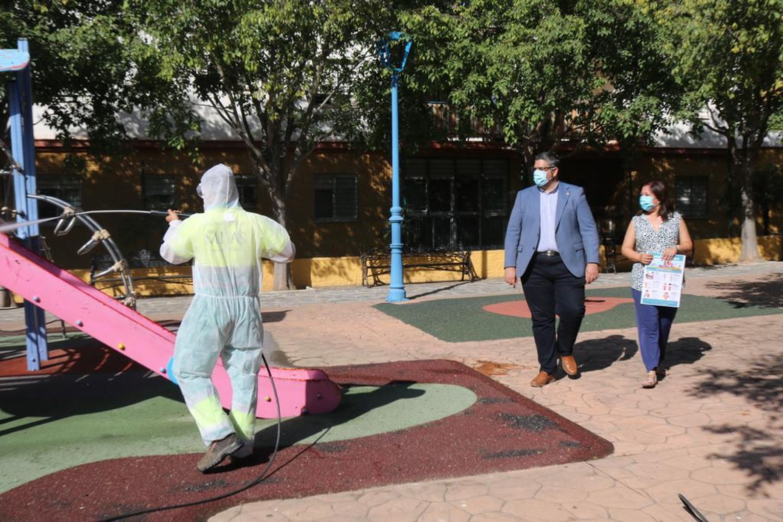 El alcalde de Mijas, Josele González, en la reapertura de los parques tras el estado de alarma.