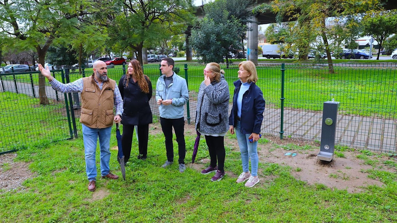 El presidente Miguel Romero junto a los delegados municipales, en la zona de el Pelirón-Refurbis