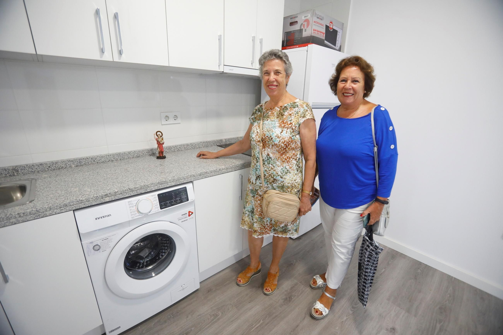 La entrega de las viviendas de la calle Don Rodrigo de Córdoba a 23 personas mayores, en imágenes