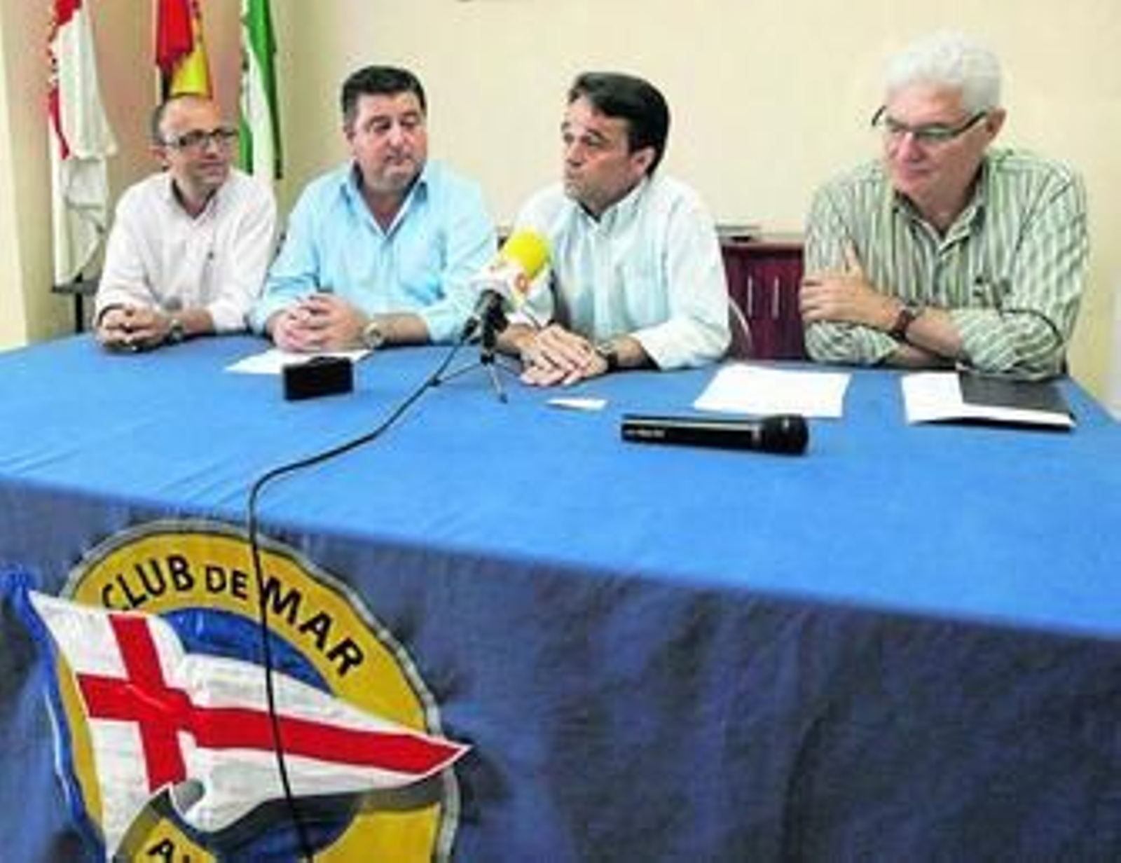 Miguel Moncada, Antonio Carrión, José Fernández y Paco López durante el acto de presentación.