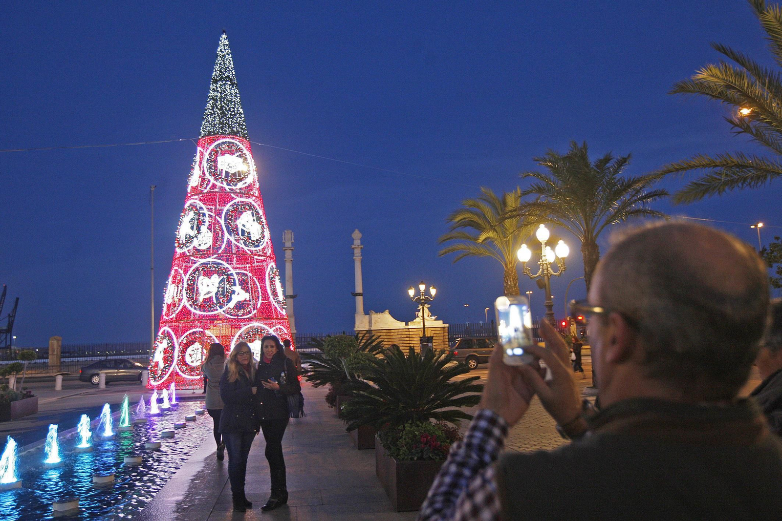 Alumbrado extraordinario de Navidad en Cádiz
