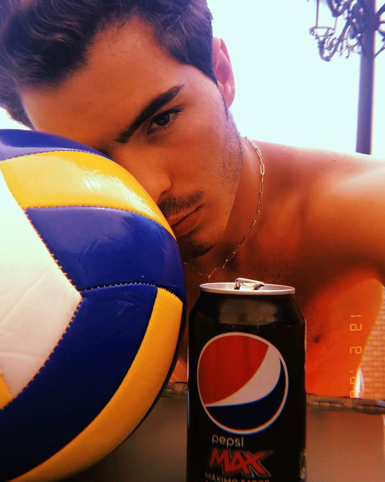Jesús se ha atrevido este verano por primera vez a jugar al Voley playa gracias al Reto Pepsi MAX.