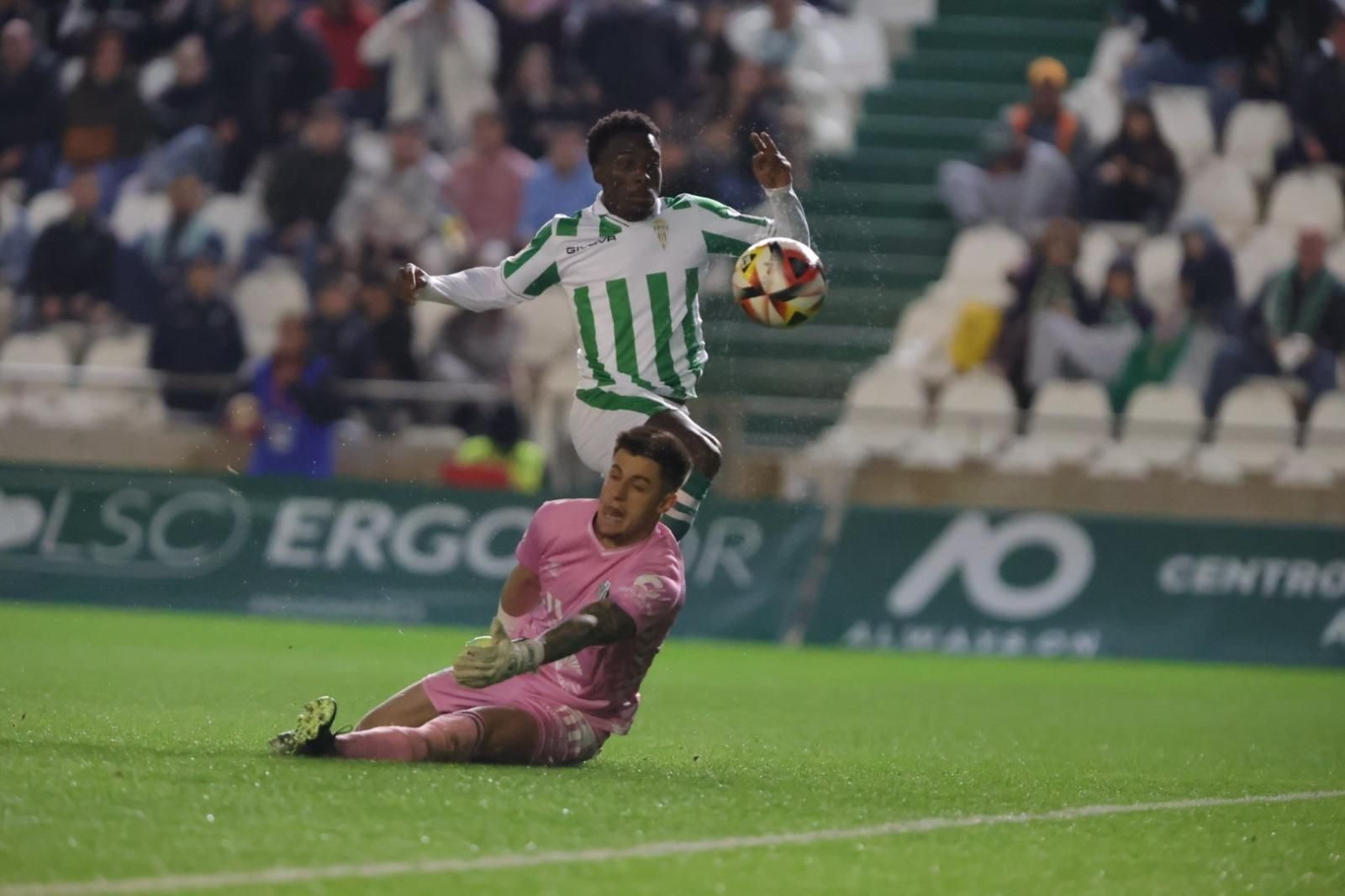 Córdoba CF - Antequera CF: K.O. técnico (3-0)