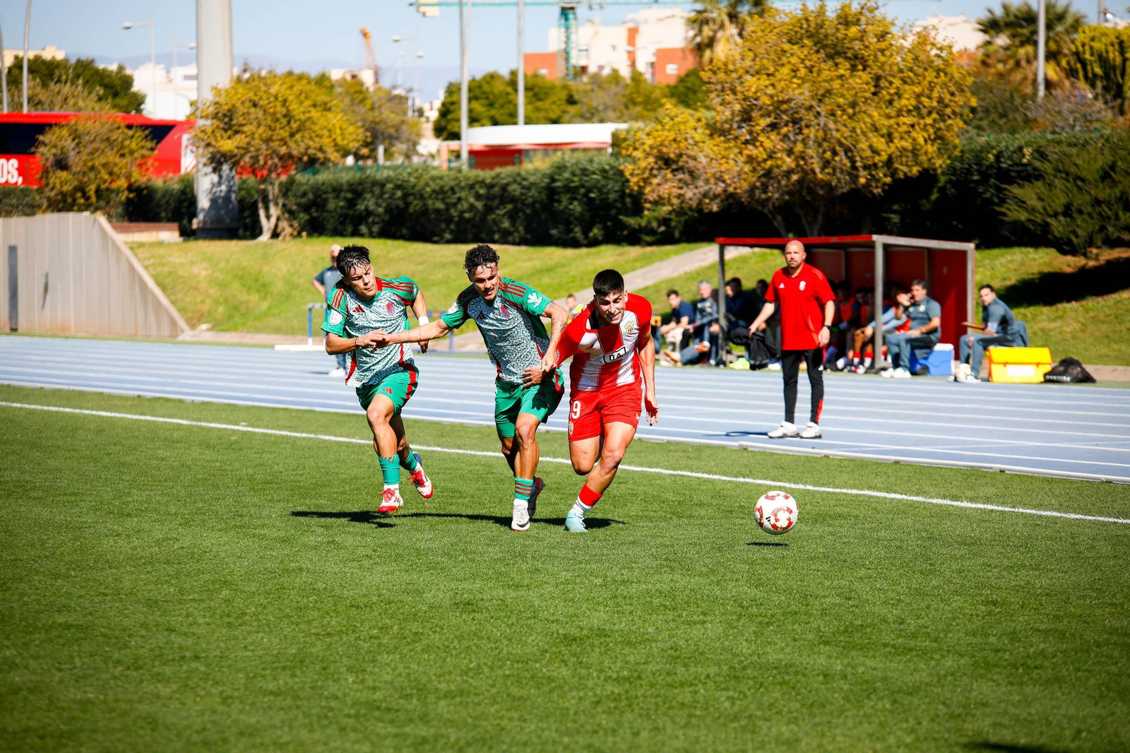 Las imágenes de Segunda RFEF entre Almeria B y recreativo de Granada