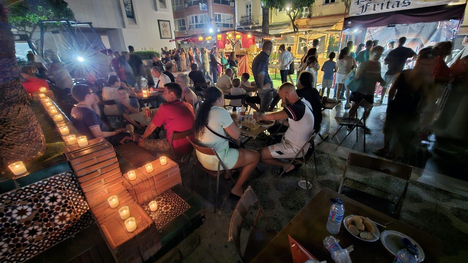 Ambiente en La Línea en la Noche de las Velas. Ambiente en La Línea en la Noche de las Velas.