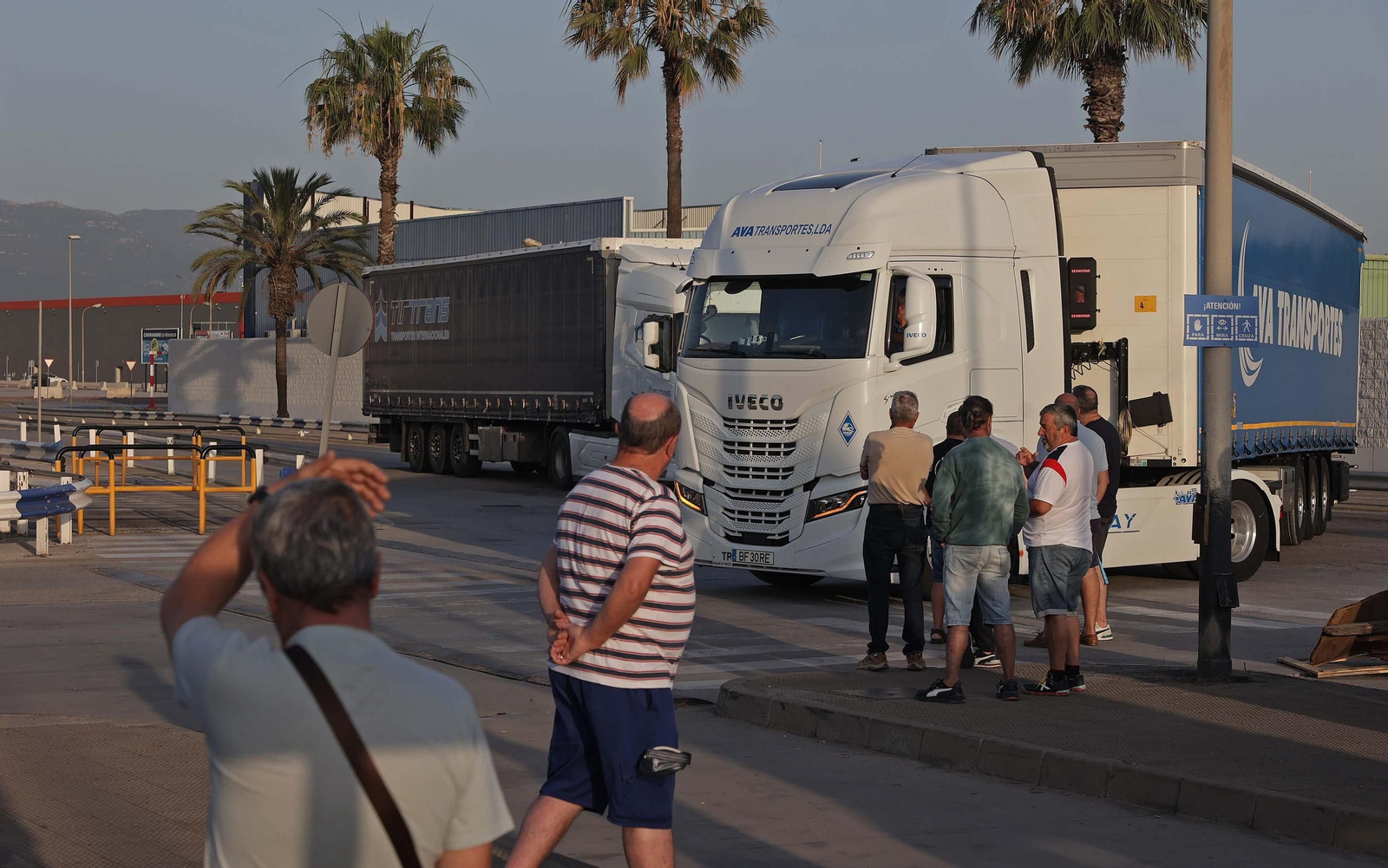 Fotos de la jornada del viernes de la huelga del metal en el Campo de Gibraltar