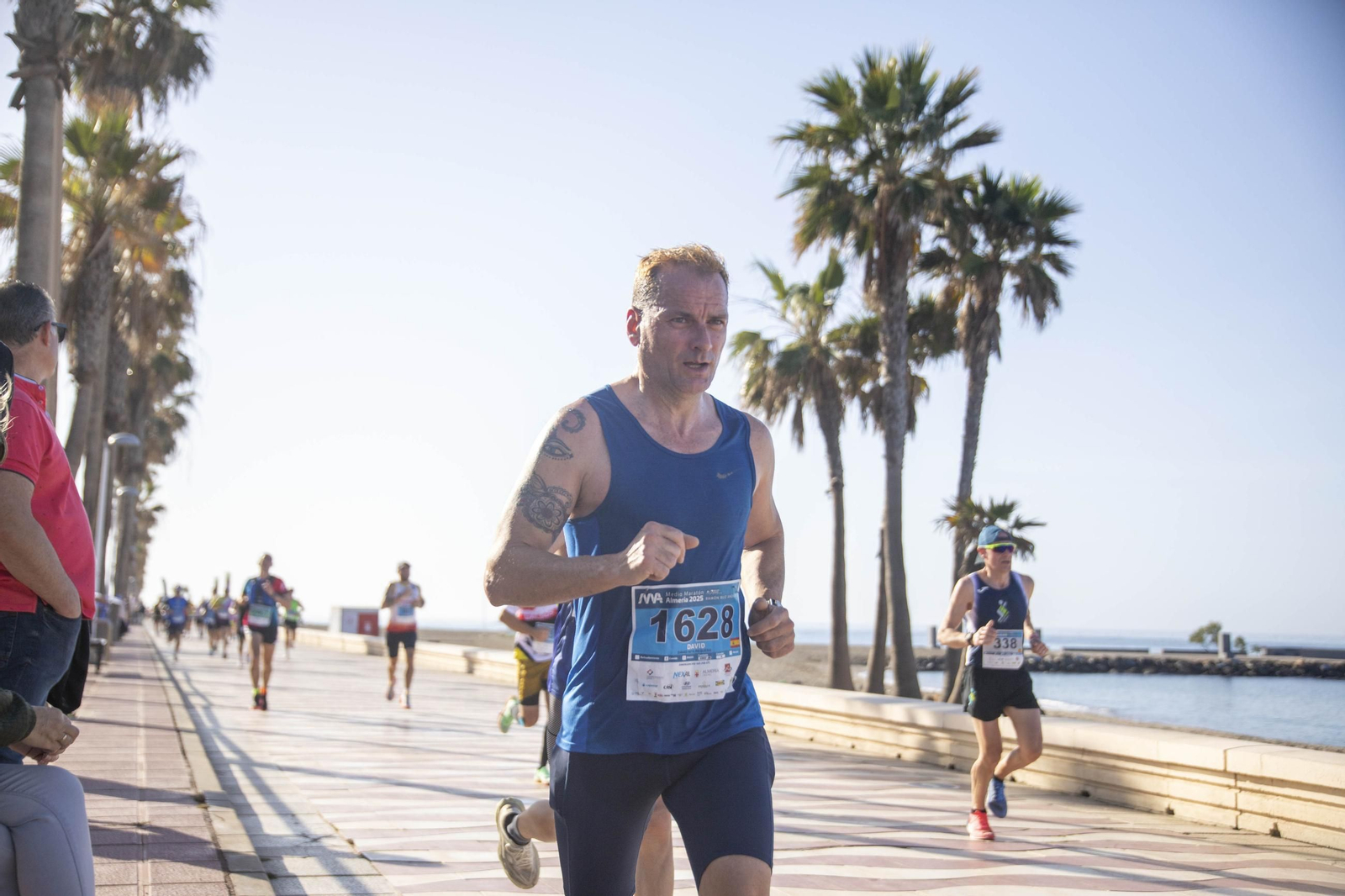 El Medio Maratón de Almería 2025, en imágenes