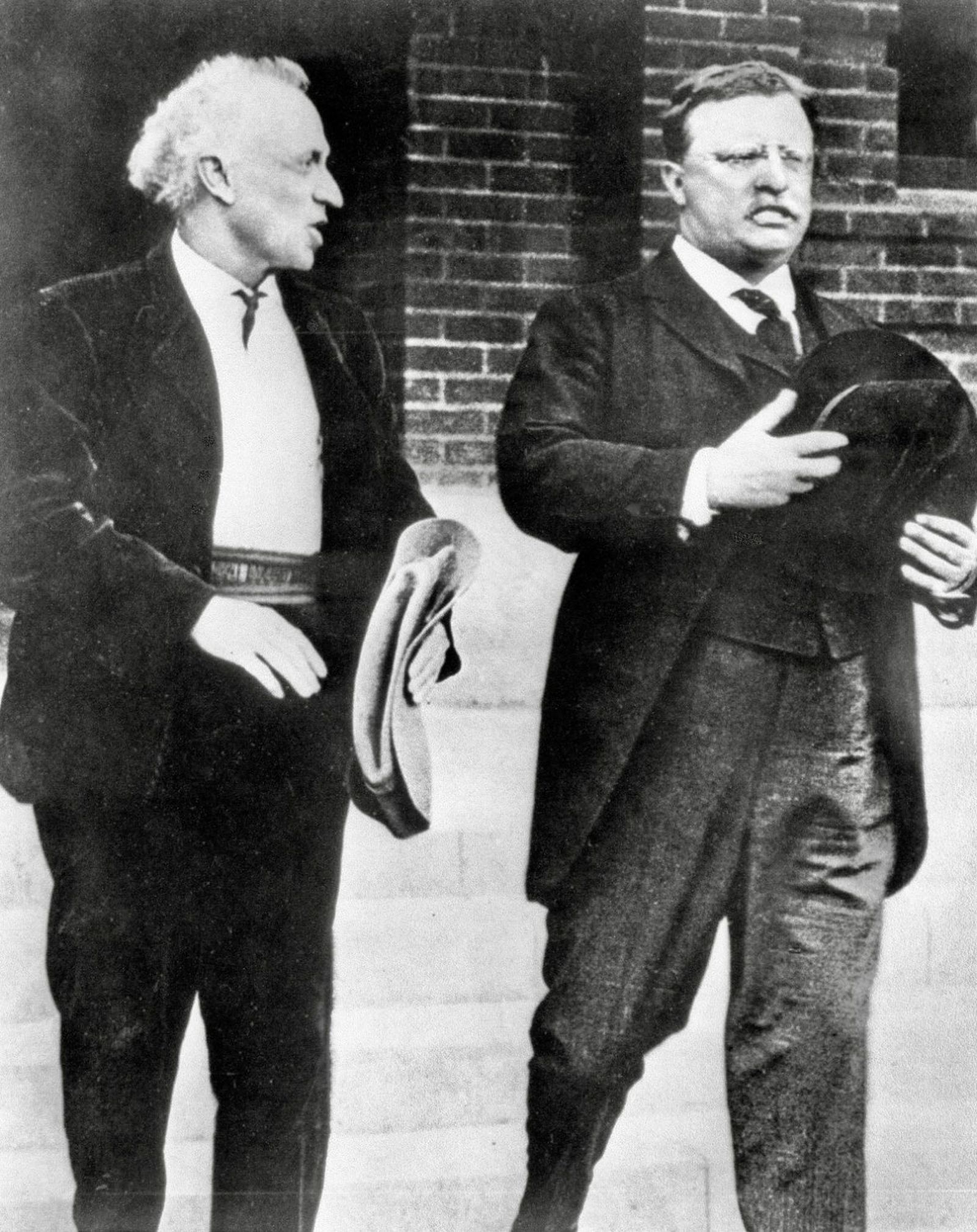 Charles Lummis junto a Theodore Roosevelt en 1911