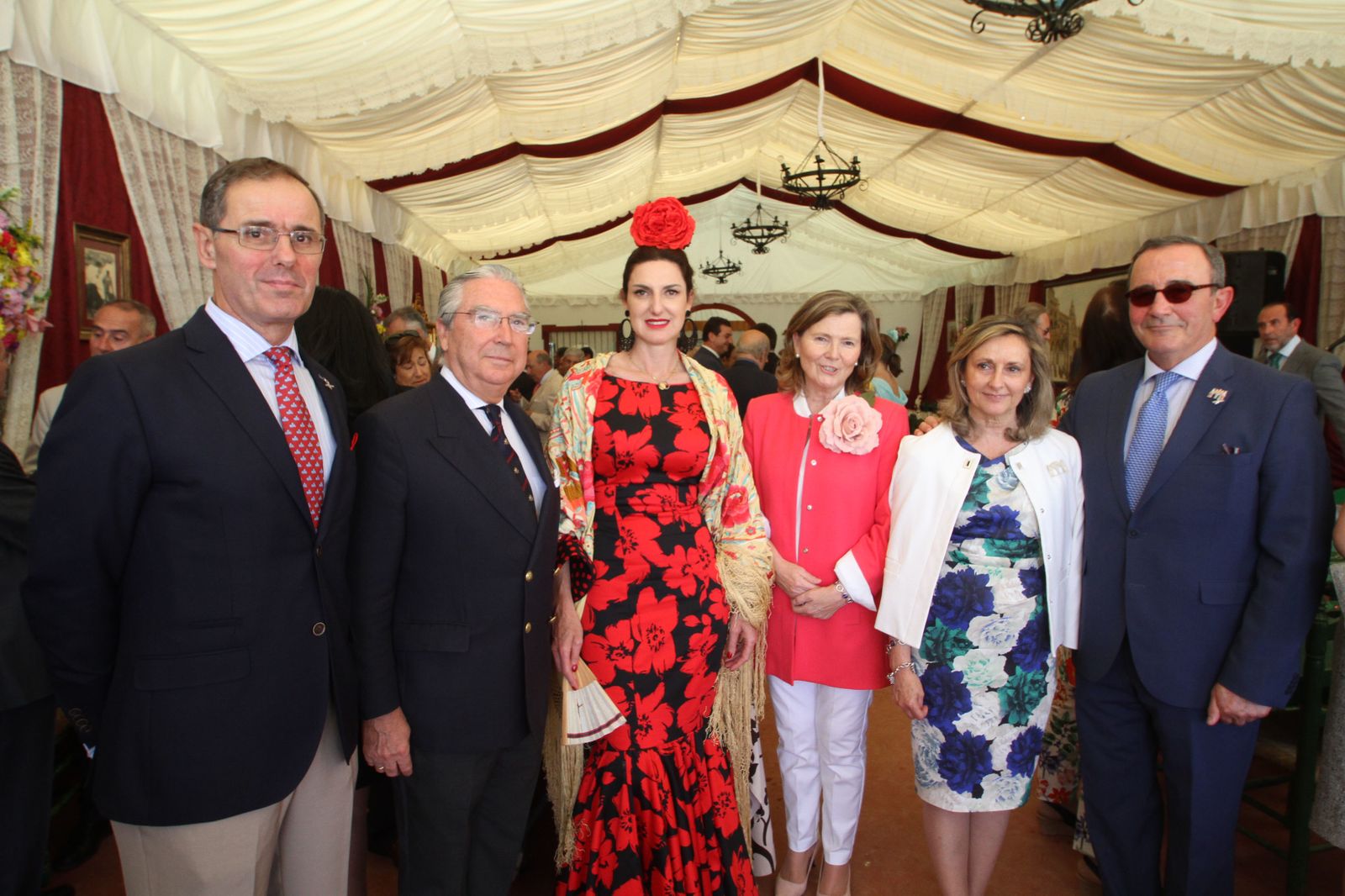 El general Palacios, Enrique Moreno de la Cova, Cristina Ybarra, Paloma Cordero, Cuca Rosaleny y el teniente general Gómez de Salazar.
