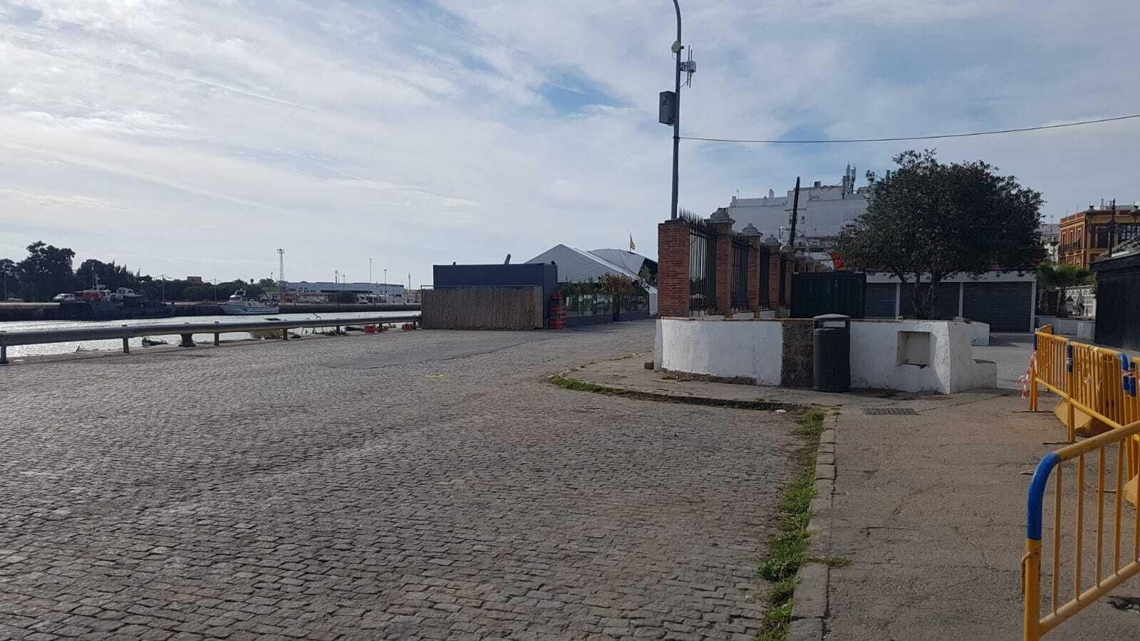 Una imagen inédita del antiguo muelle adoquinado, ya sin vehículos de ningún tipo.