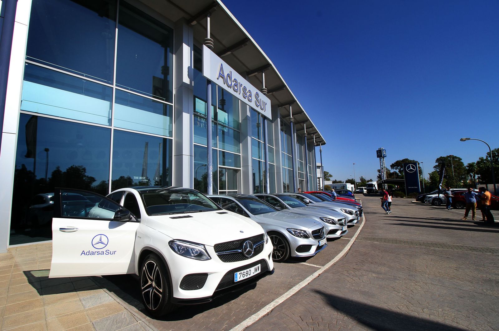 Imagen de un concesionario de vehículos en la capital onubense.