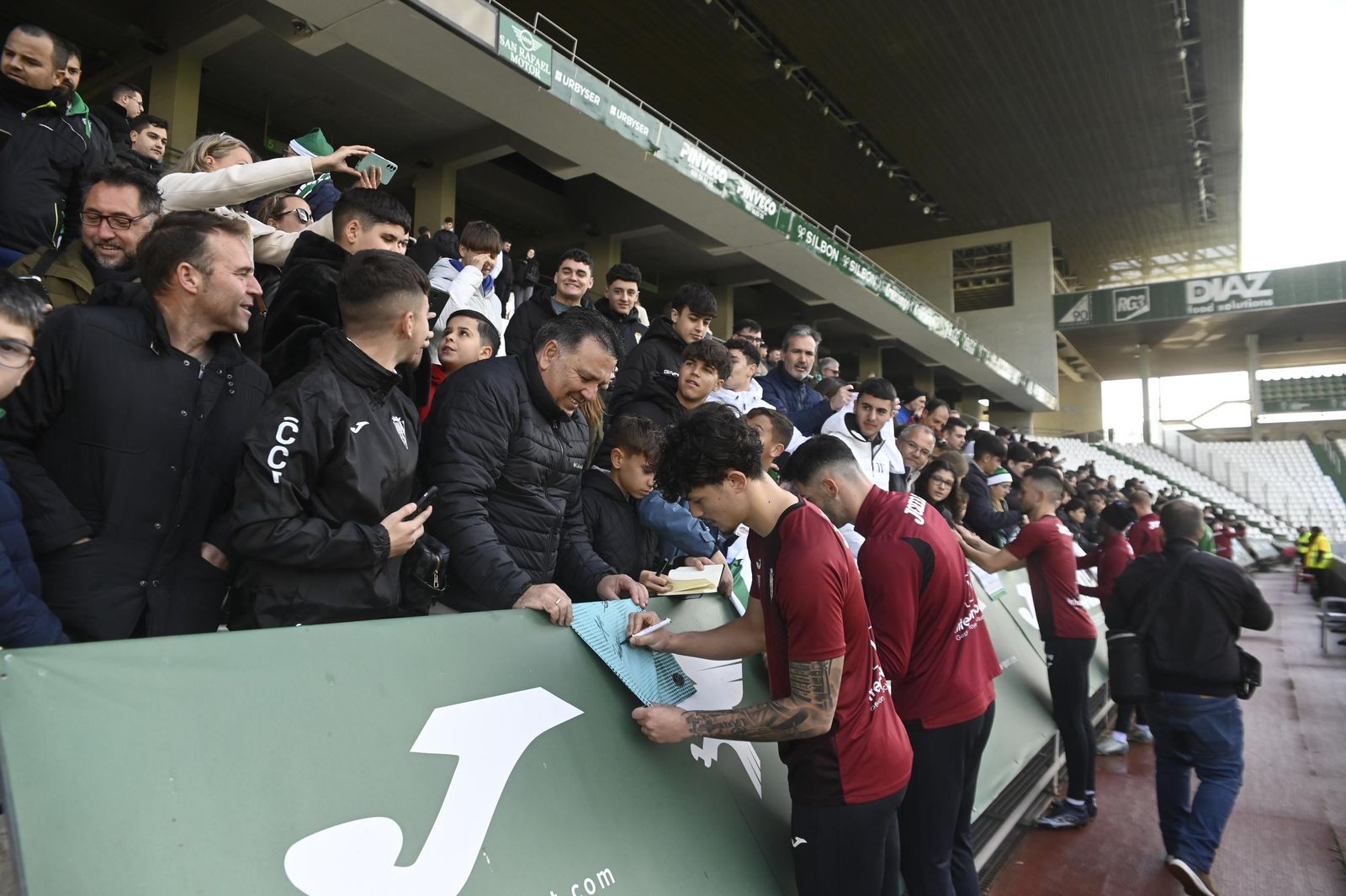 Las mejores fotos del entrenamiento a puerta abierta del Córdoba CF por el Día de Reyes