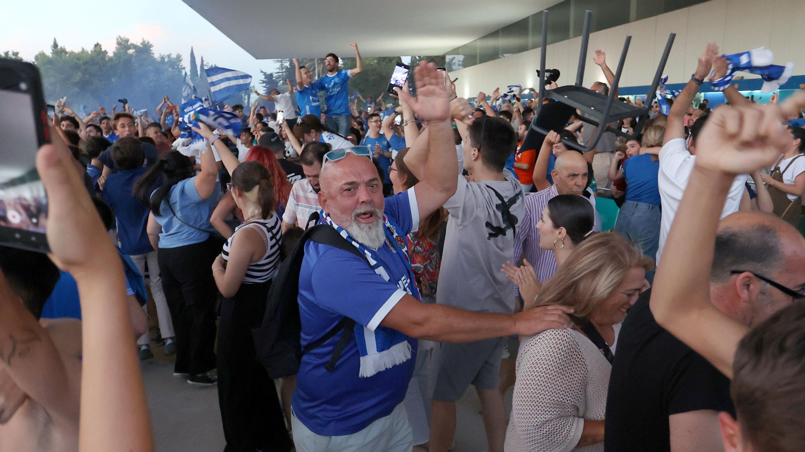 Celebración de los aficionados del Xerez DFC por el ascenso