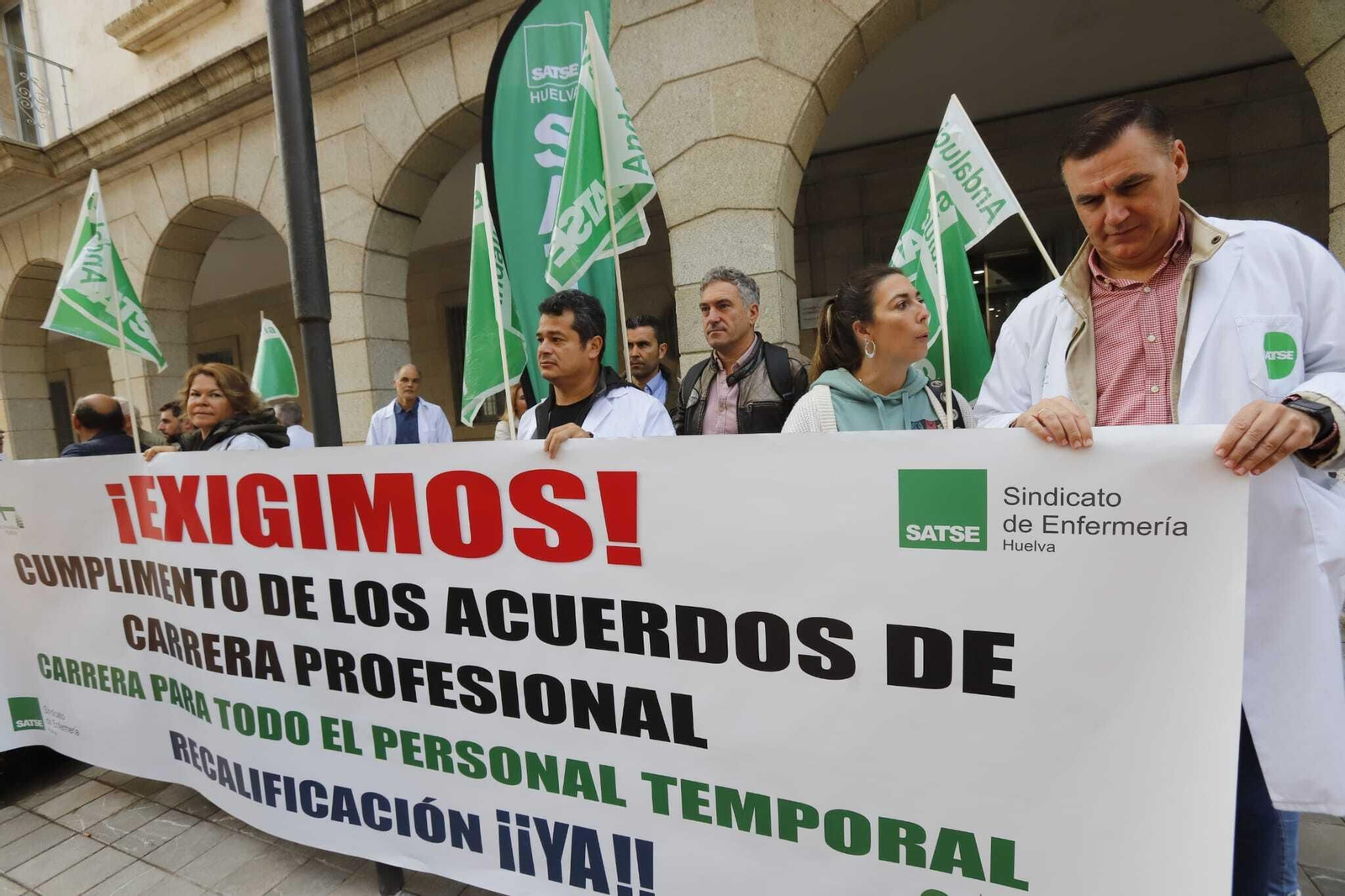 Concentración frente a la delegación de Salud.