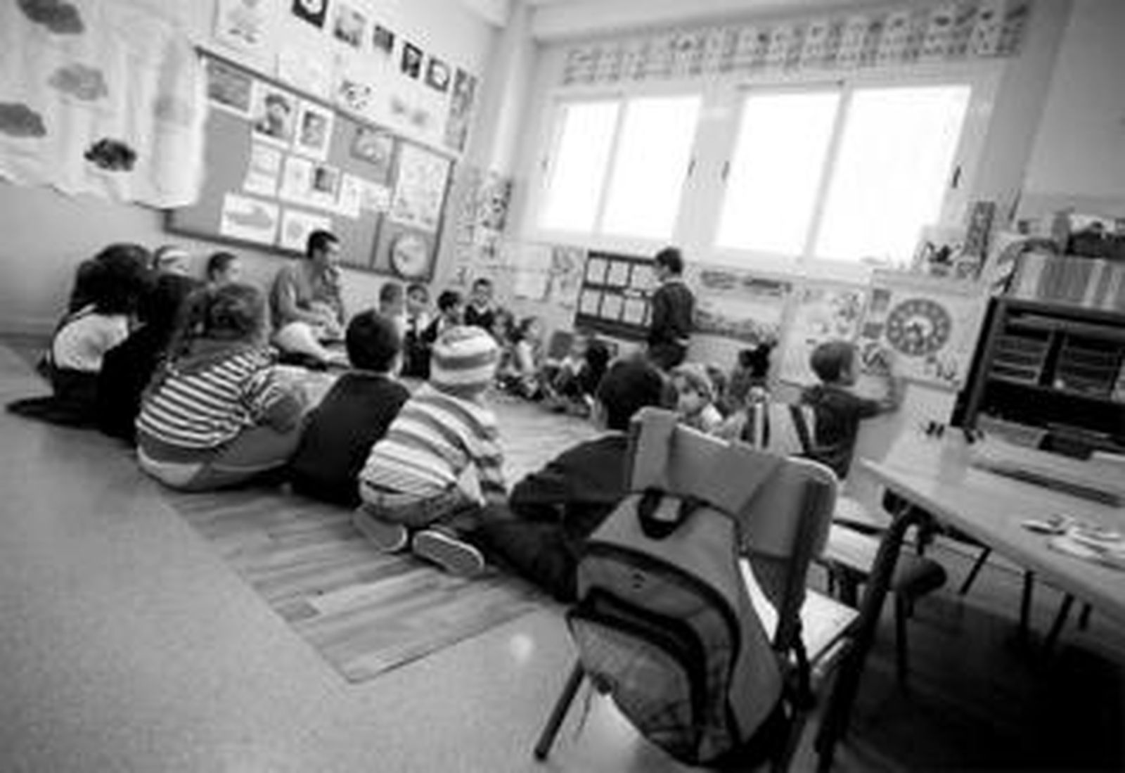 Alumnos en una clase del colegio Pintor Félix Revello de Toro, en Teatinos.