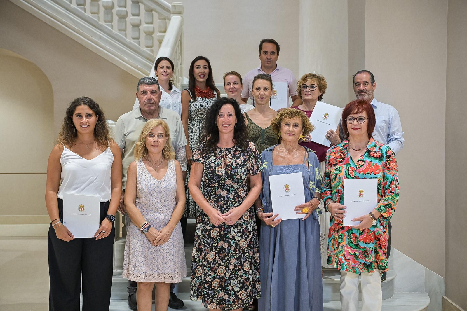 Vázquez y Laynez con los representantes de los colectivos que han recibido respaldo municipal