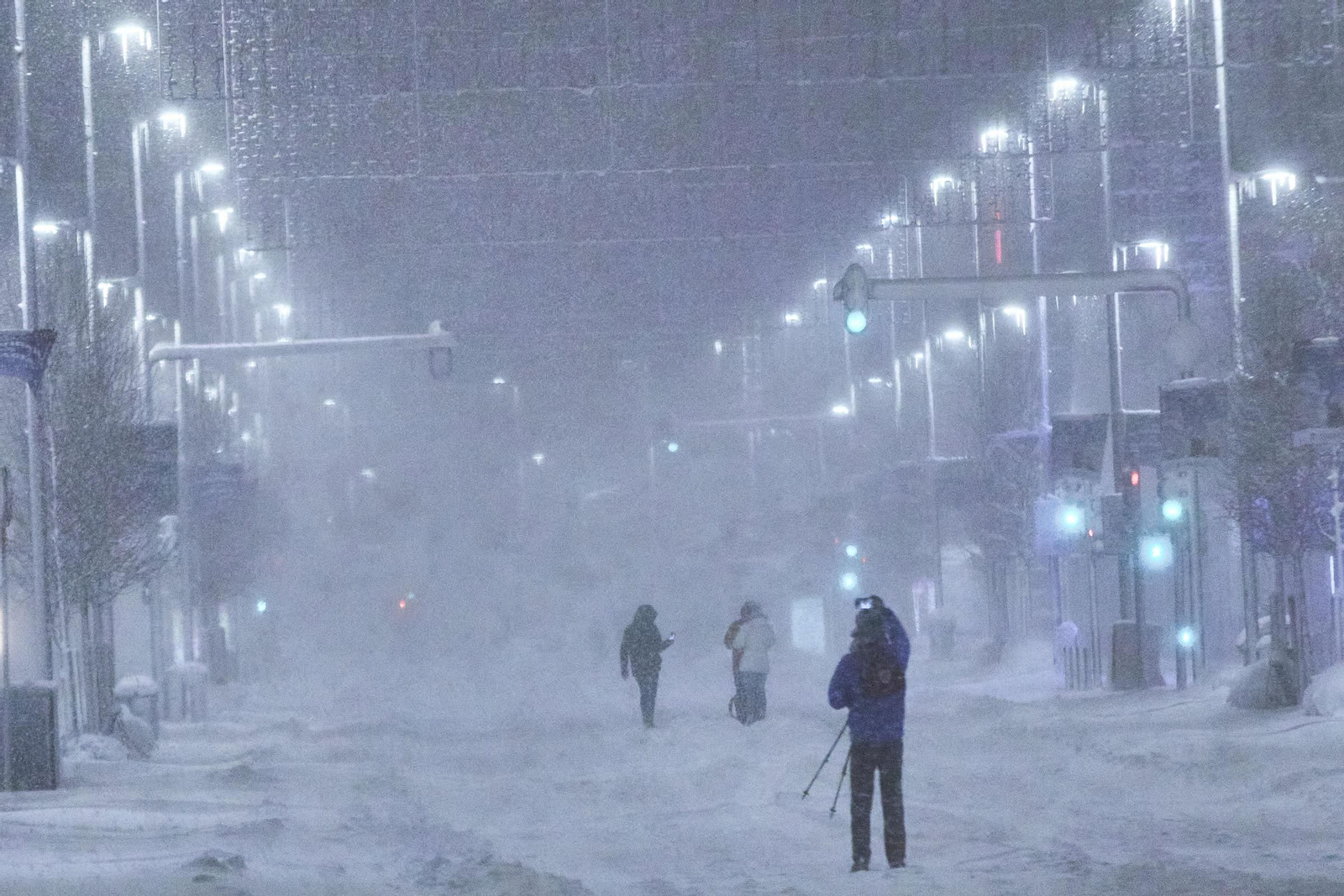El segundo día del temporal 'Filomena' en imágenes: más nieve y caos