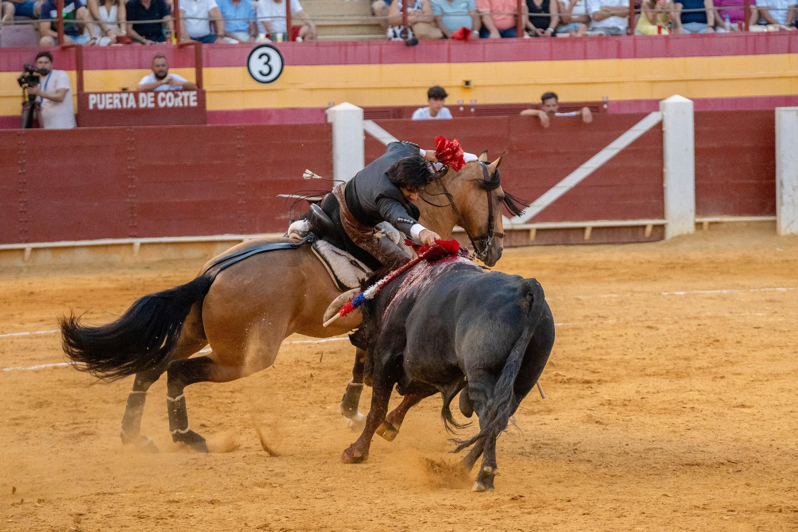 Tarde taurina en la plaza de toros de Roquetas de Mar