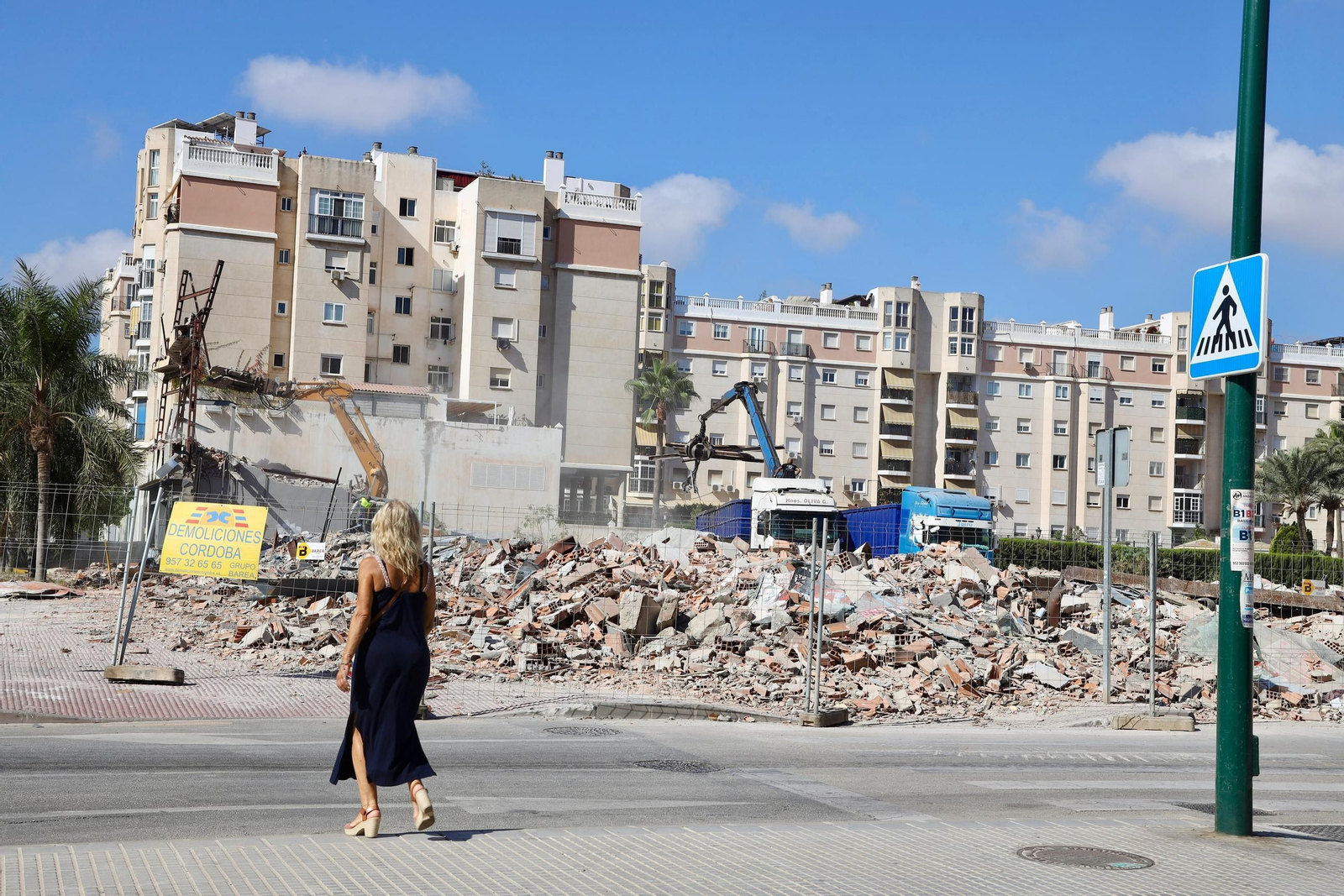 Las antiguas cocheras de Portillo reducidas a escombros en fotos
