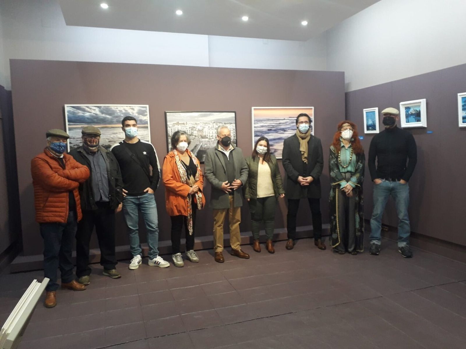 Imagen de la inauguración de la muestra pictórica.