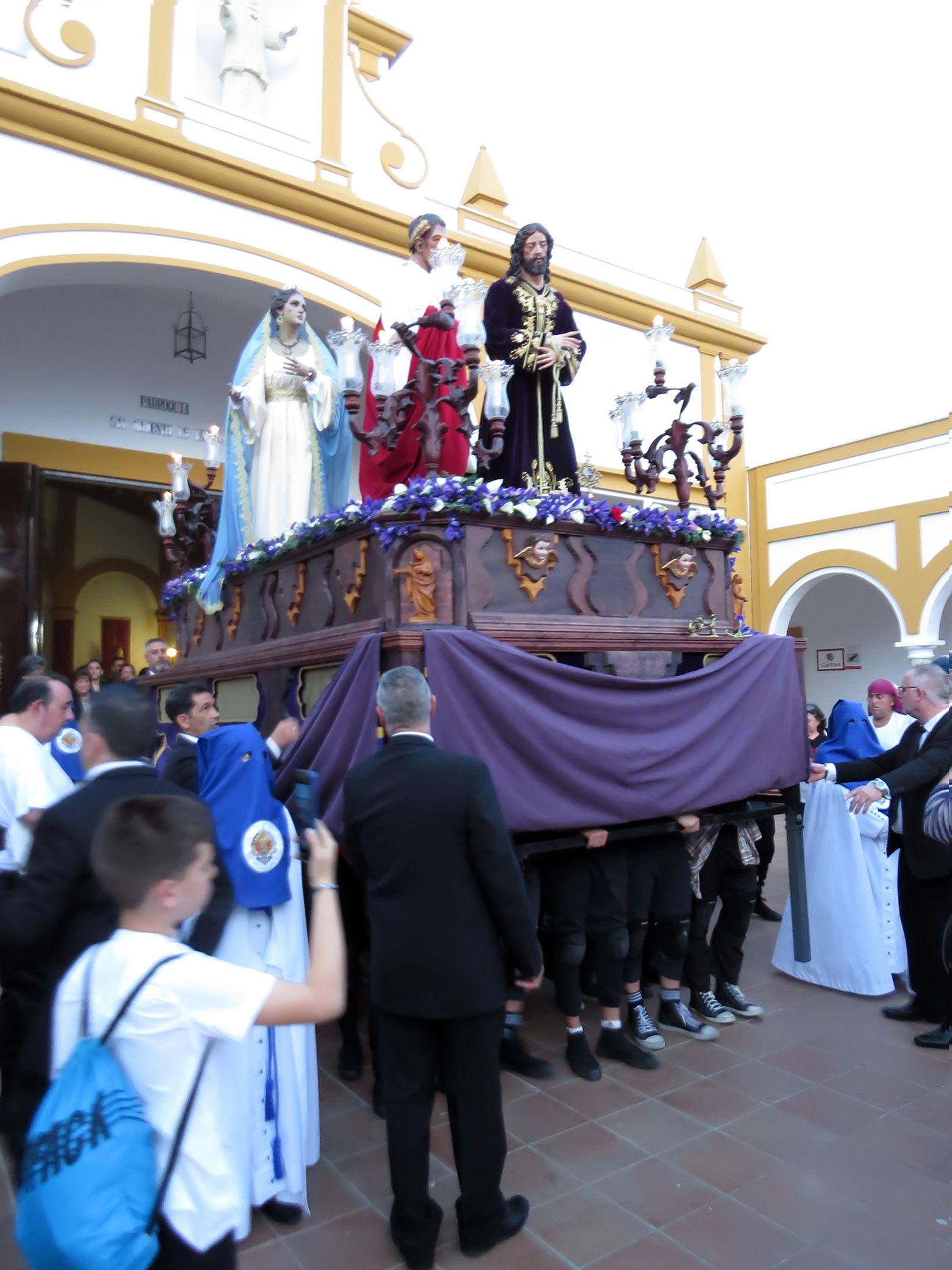 El Cristo de la Humildad de Ayamonte hizo estación de penitencia el viernes de dolores