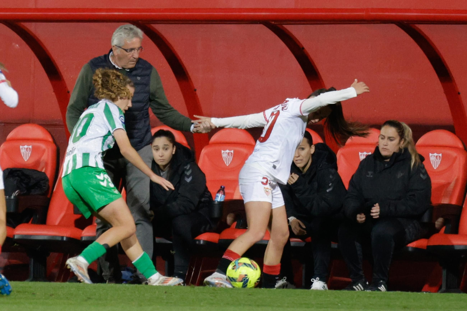 Las imágenes del derby femenino Sevilla FC - Real Betis