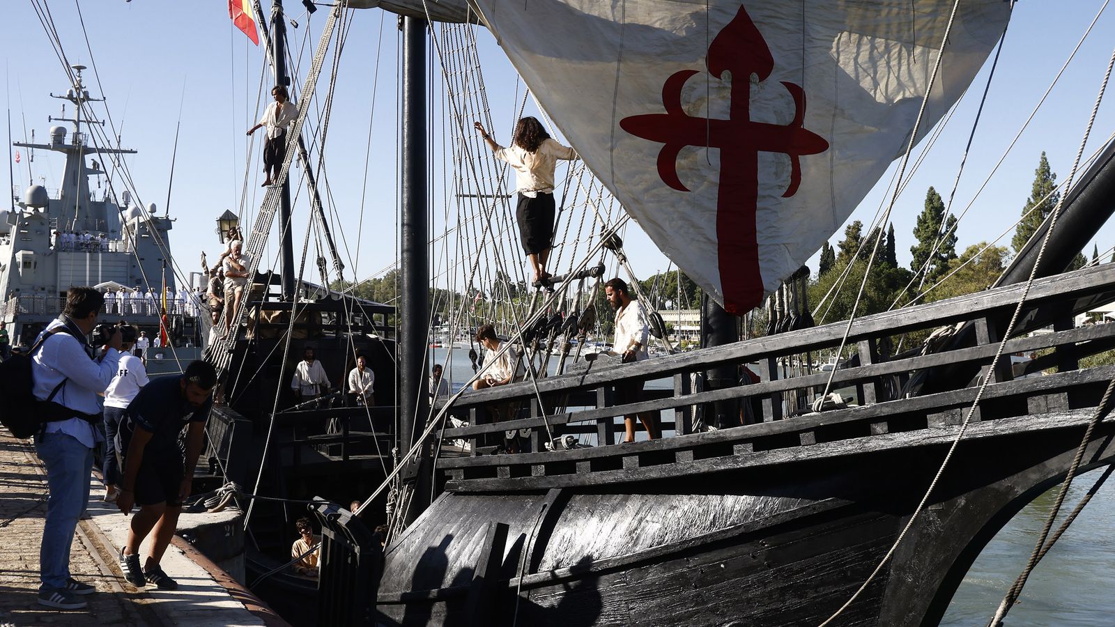 La nao 'Victoria' en el Muelle de las Delicias.