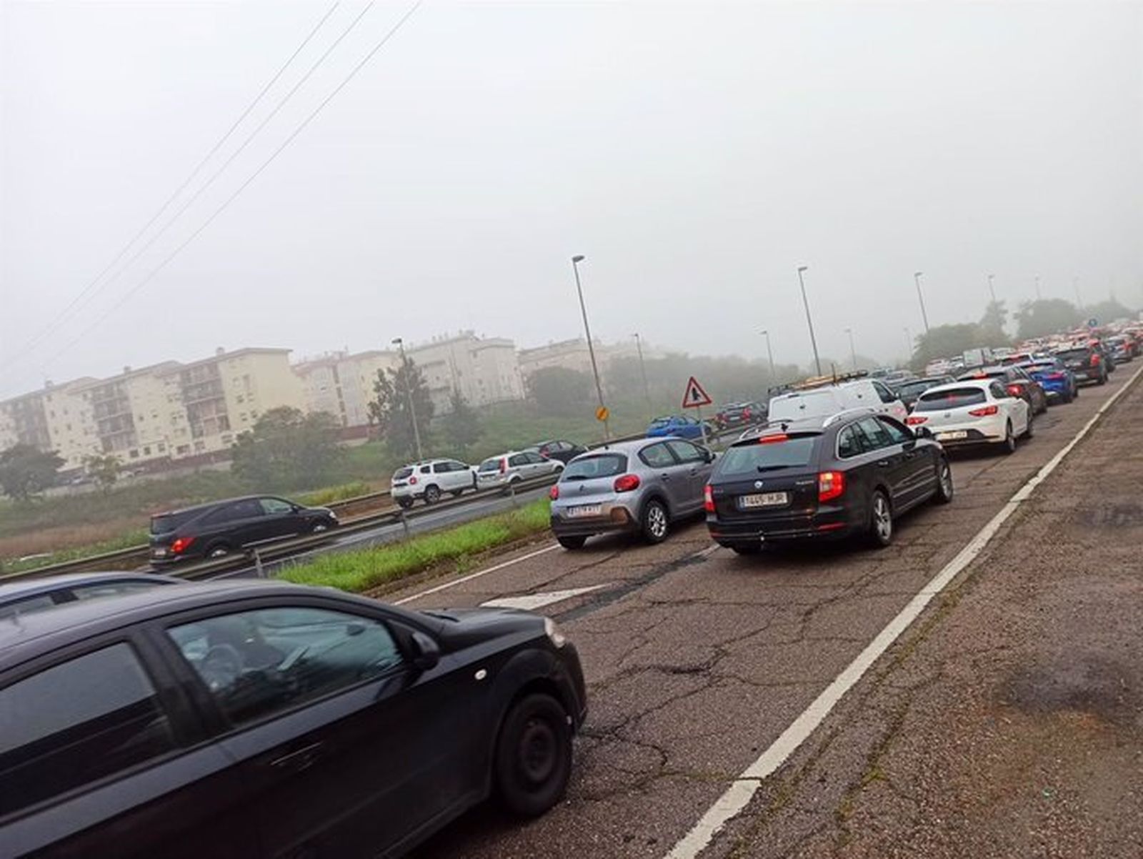 Niebla a primera hora en Sevilla capital.