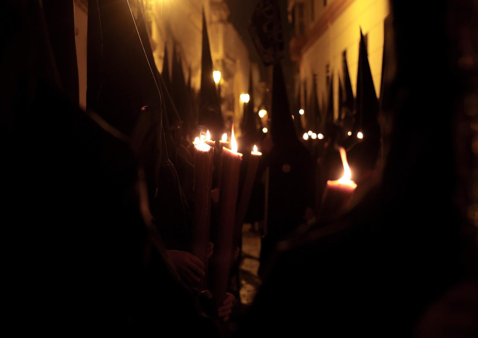 Imágenes de las Hermandades de la madrugada del Viernes Santo en Jerez 2025