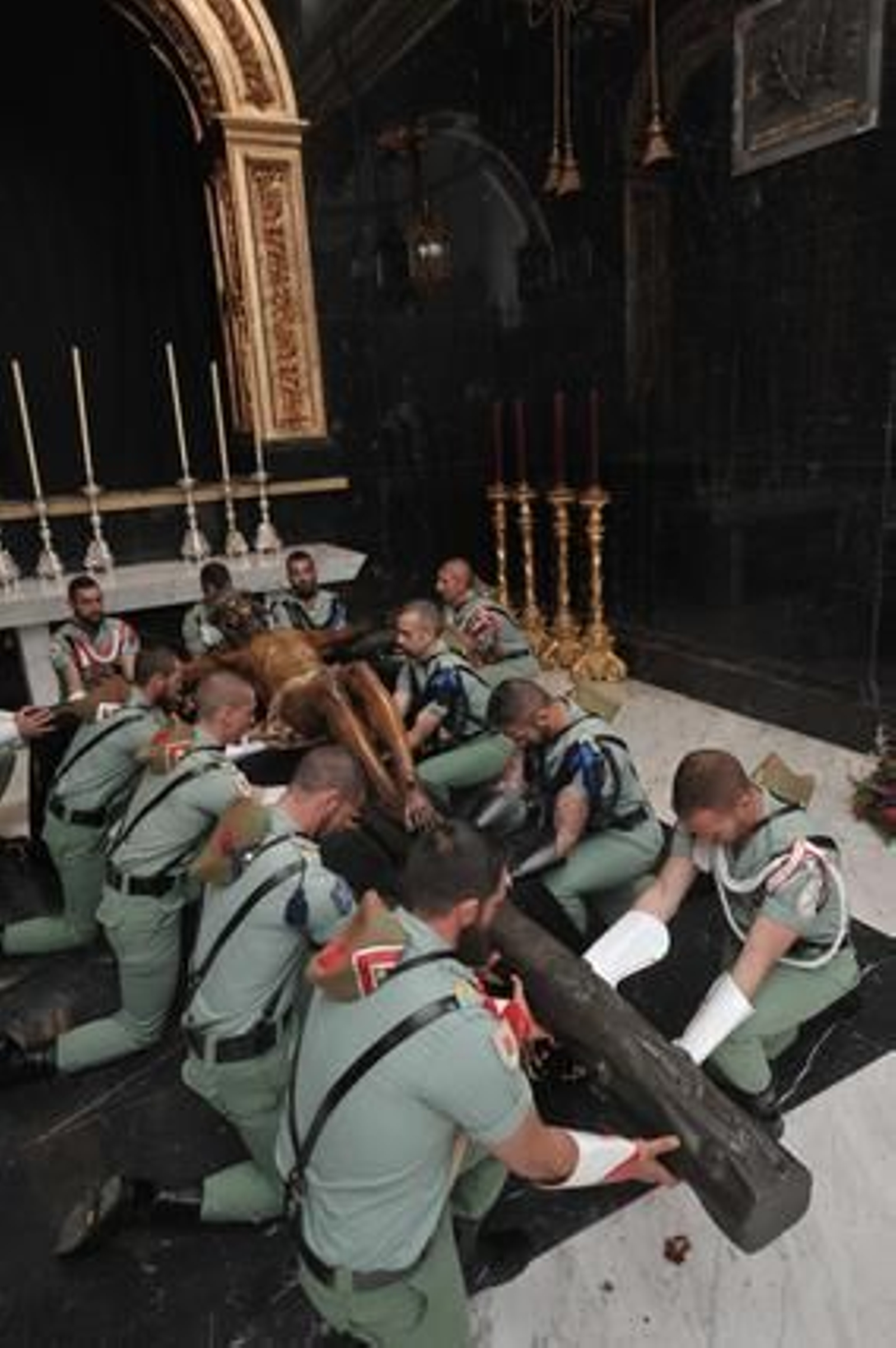 Las imágenes del trasladado del Cristo de la Buena Muerte

Foto: Mingote