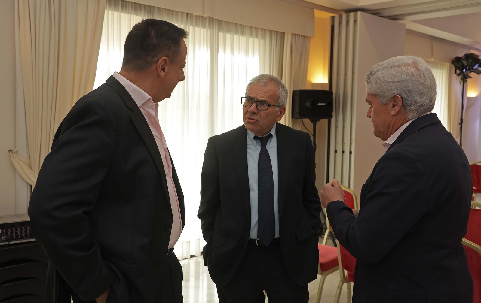 Fotos del Desayuno coloquio Nuevos retos del almacenamiento en la era de la bioenergía en Los Barrios y el Campo de Gibraltar de Europa Sur y Olivia Energy Group