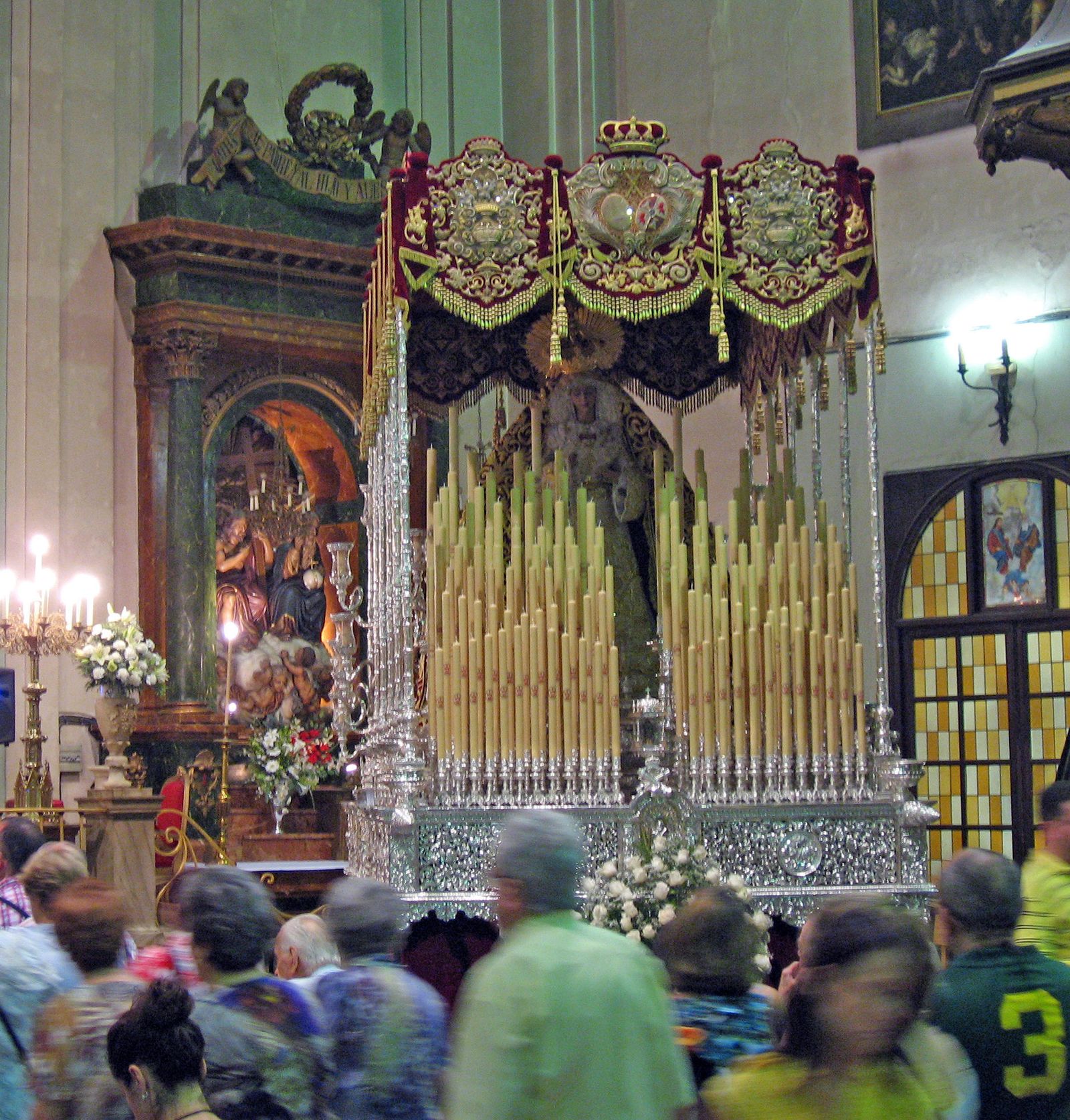 La Virgen de Regla en la iglesia del Carmen de Madrid.