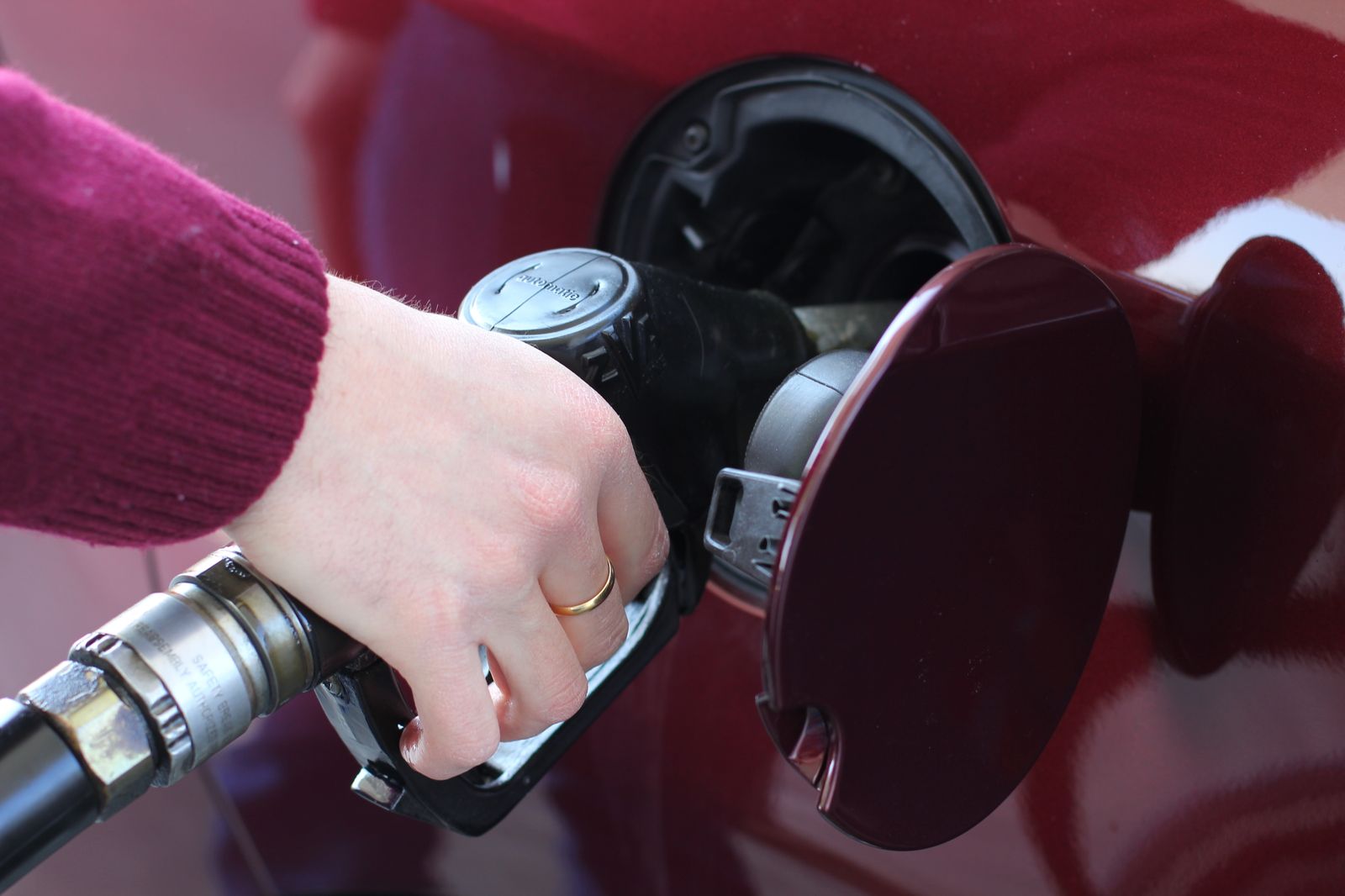 Francia prohíbe la venta de coches de gasolina y diésel para 2040