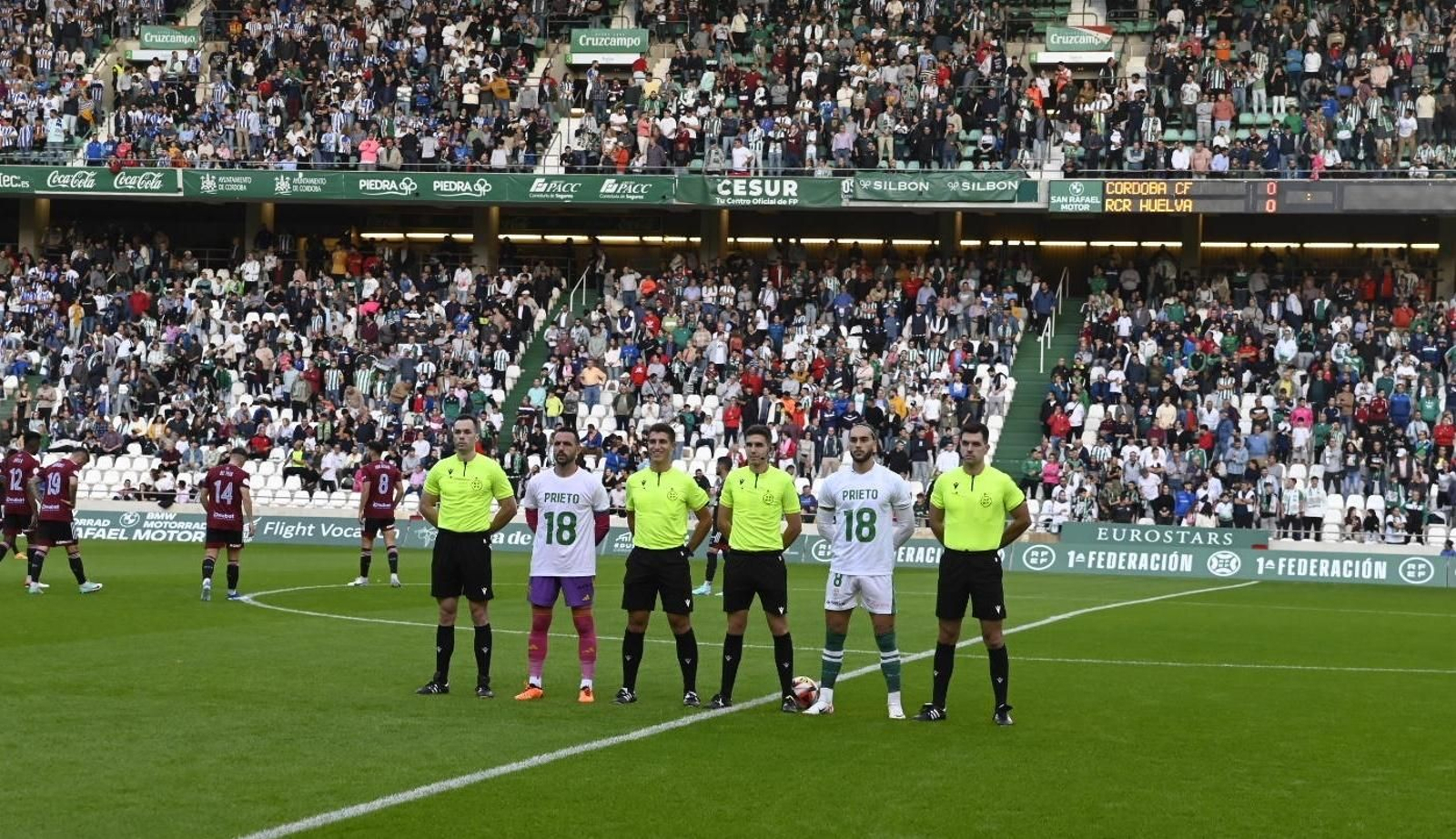 Córdoba CF - Recreativo: Las mejores fotos del ambiente en El Arcángel