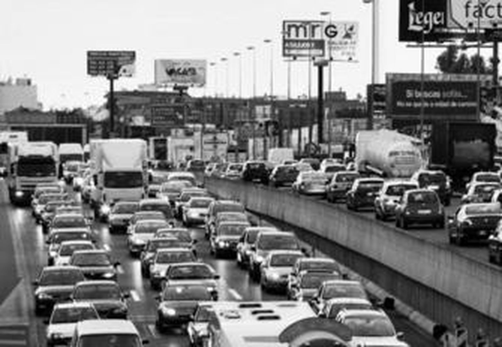 Colapso de vehículos en los accesos de la A-49 hacia Castilleja de la Cuesta y Tomares, el pasado día 5.