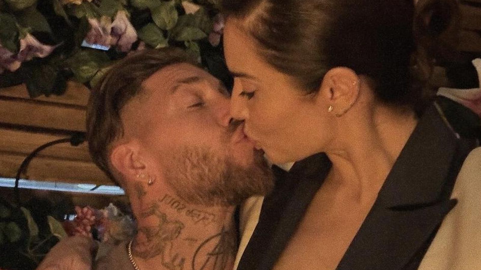 Sergio Ramos y Pilar Rubio besándose