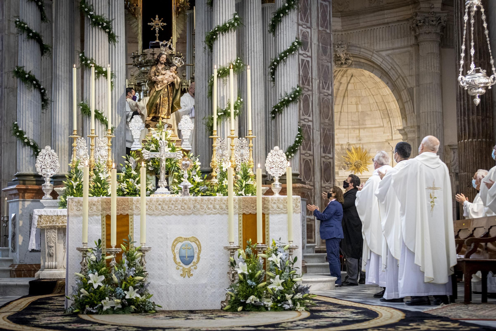 Coronación de la imagen de San José y el Niño Jesús