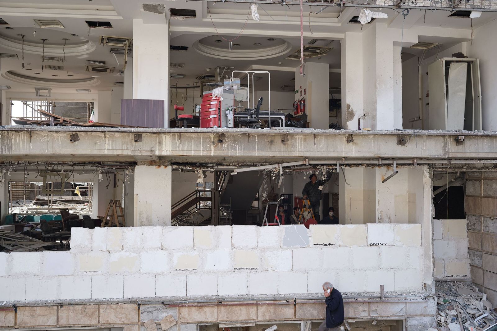 Galería Gráfica: Otra jornada de misiles, fuego, humo y militarización en Oriente Medio