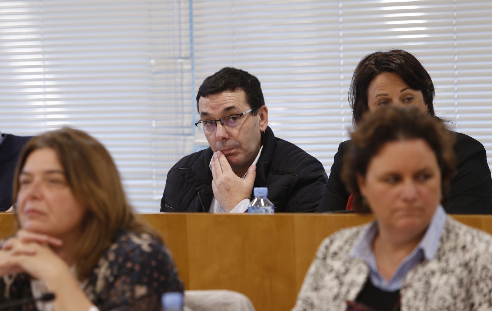 El alcalde de Las Navas de la Concepción, Andrés Barrera, en el Pleno de la Diputación.