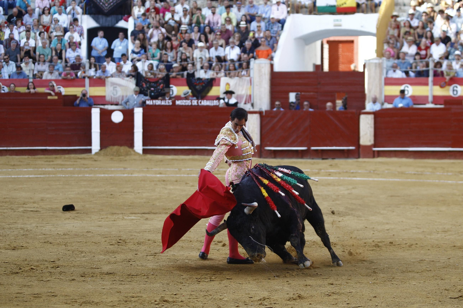 Las mejores imágenes de los toreros Fortes, Juan Ortega y David de Miranda en la Feria de Almería 2025