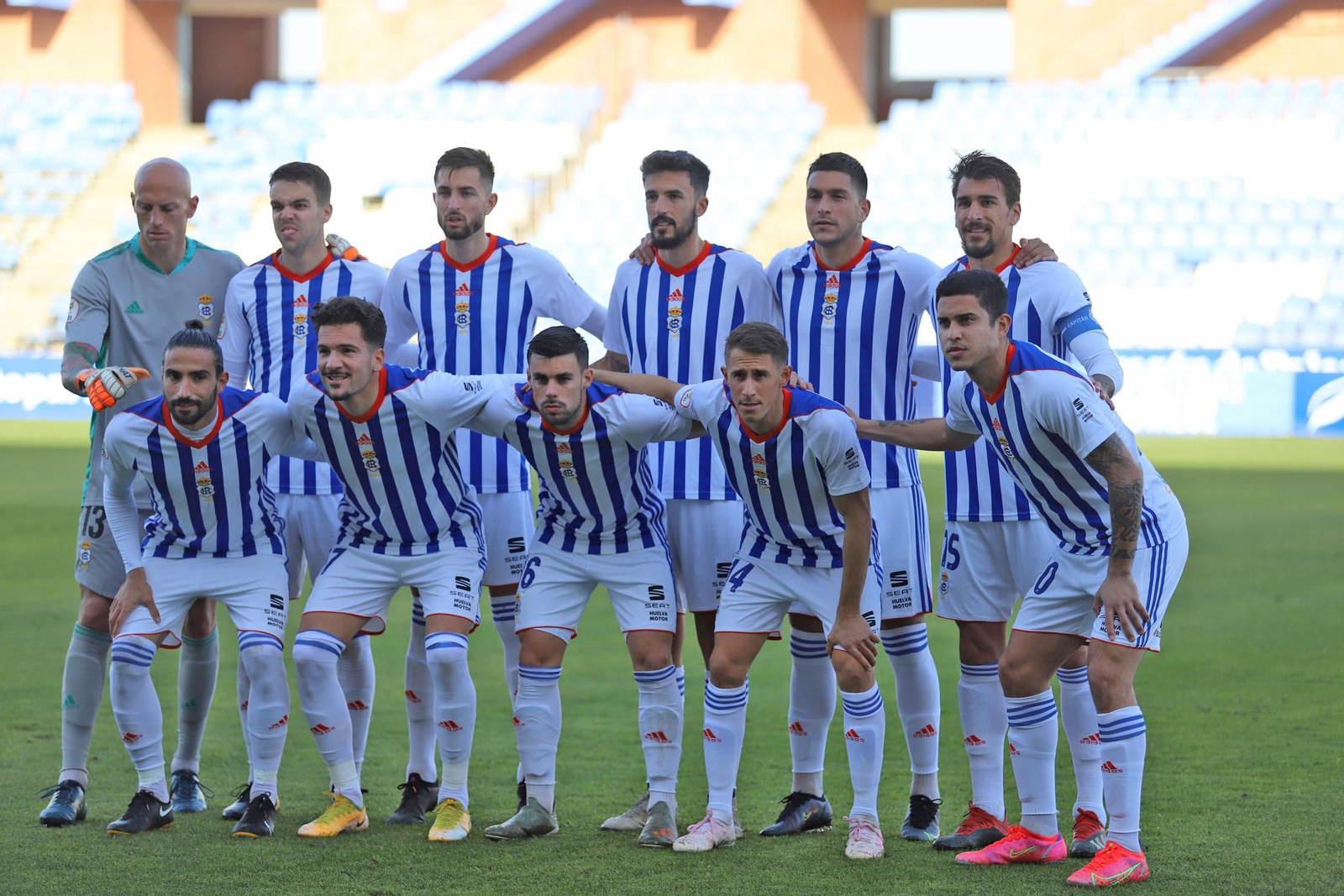 Imágenes del encuentro entre el Recreativo de Huelva y Cadiz B