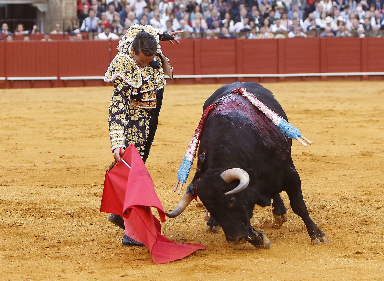 Las imágenes de la corrida de toros del Domingo de Resurrección en Sevilla