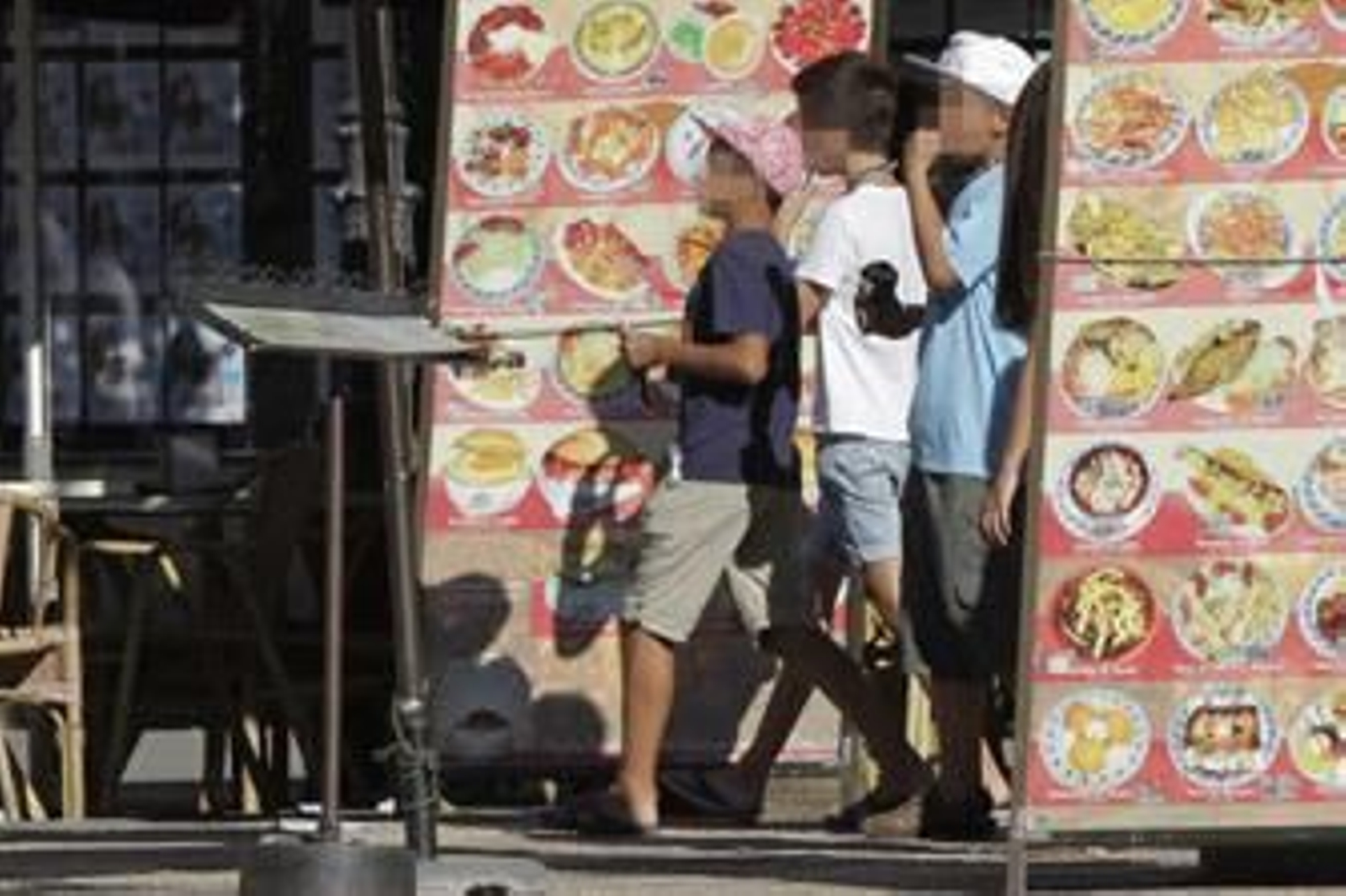 Carteles en la zona del Arenal. /Miguel Ángel González