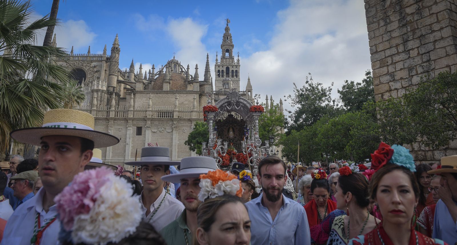 Las imágenes de la salida de la Hermandad del Rocío de Sevilla