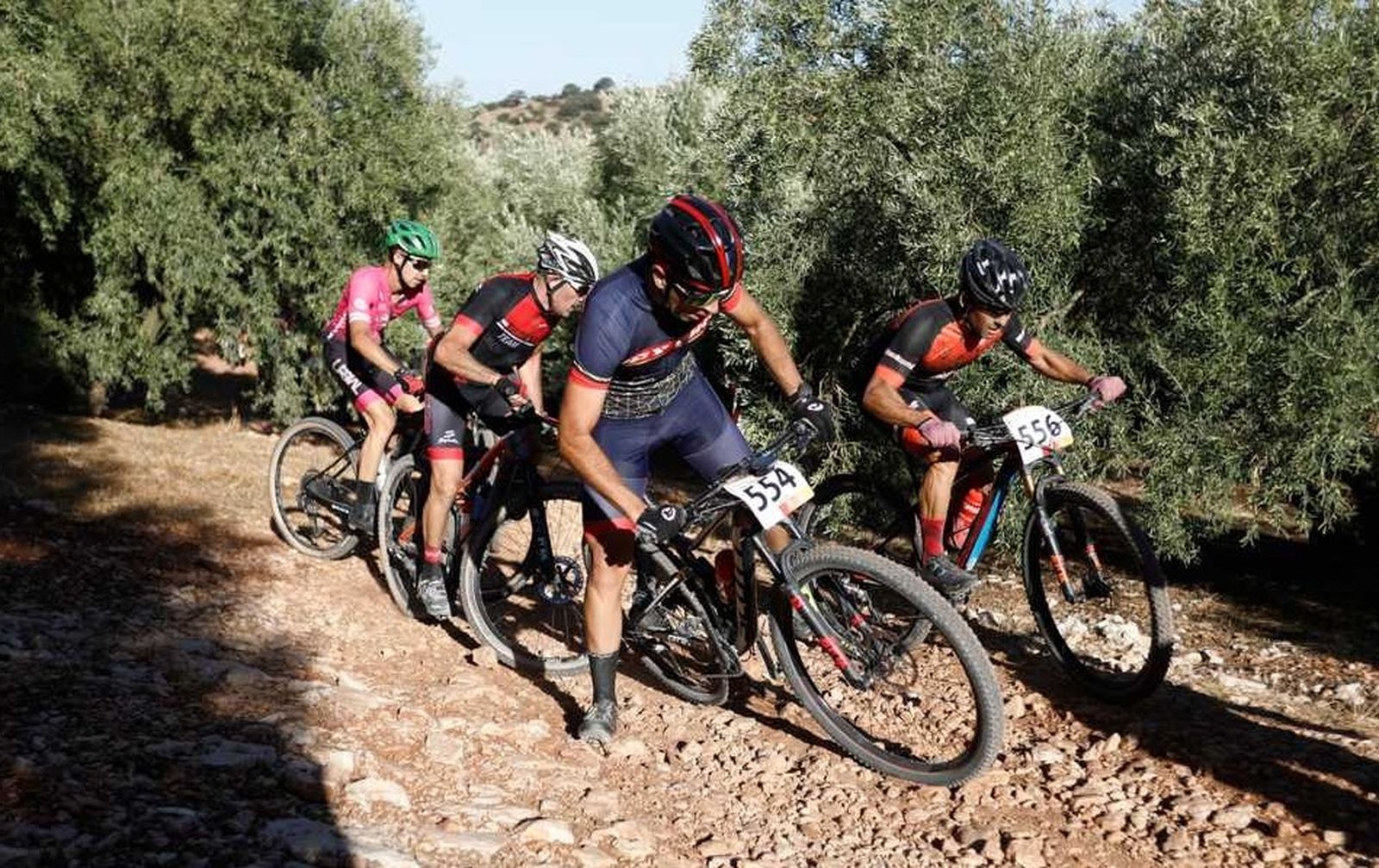 Algunos de los participantes de la carrera.